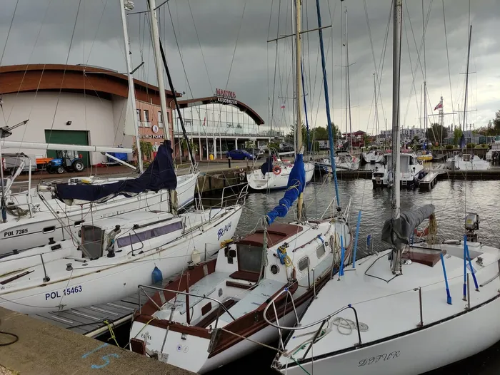 Regaty, nowy okręt oraz inne wieści